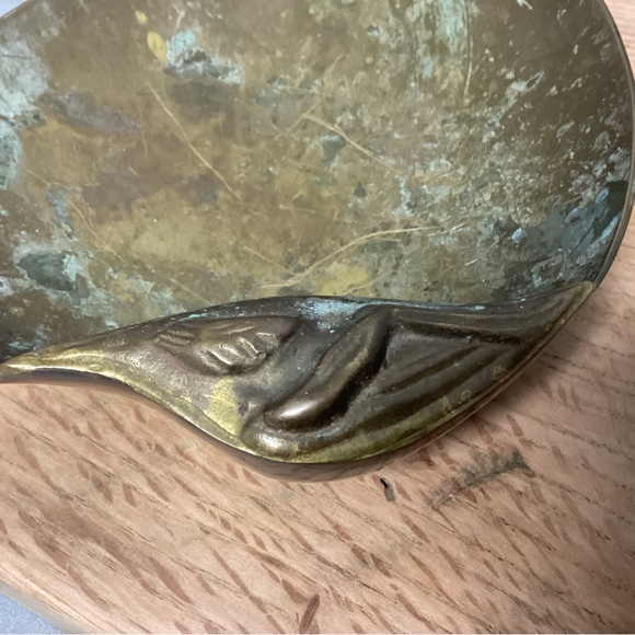 🟡 Vintage Heavy Brass Seashell Designed Ashtray - Candy Dish - Jewelry Display - Picture 9 of 16